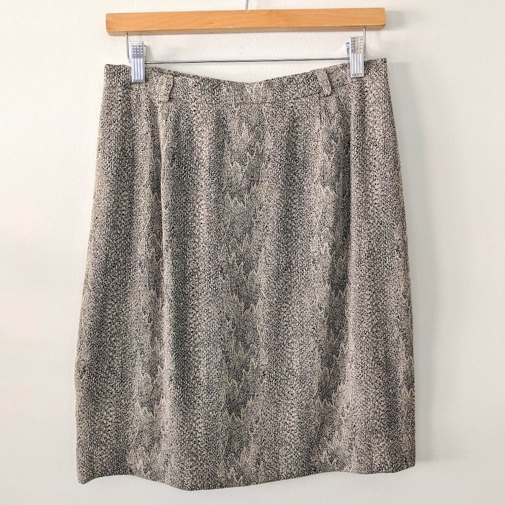 Olsen Collection Snake Skin Pattern Skirt Size 8